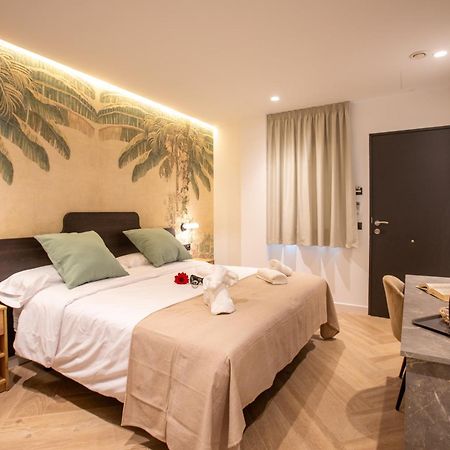 Boutique Rooms Playa Burriana Nerja Bagian luar foto