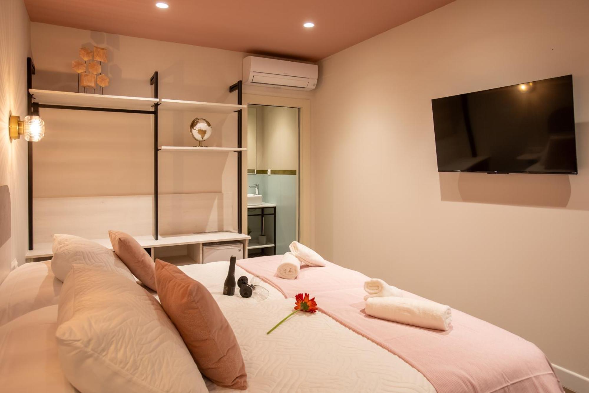 Boutique Rooms Playa Burriana Nerja Bagian luar foto