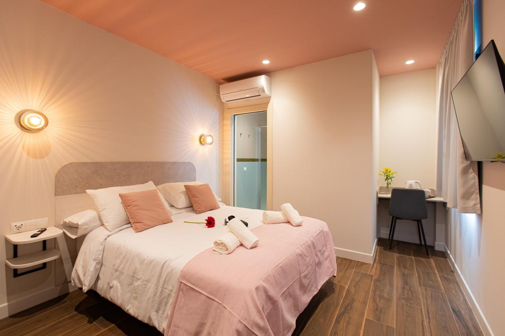 Boutique Rooms Playa Burriana Nerja Bagian luar foto