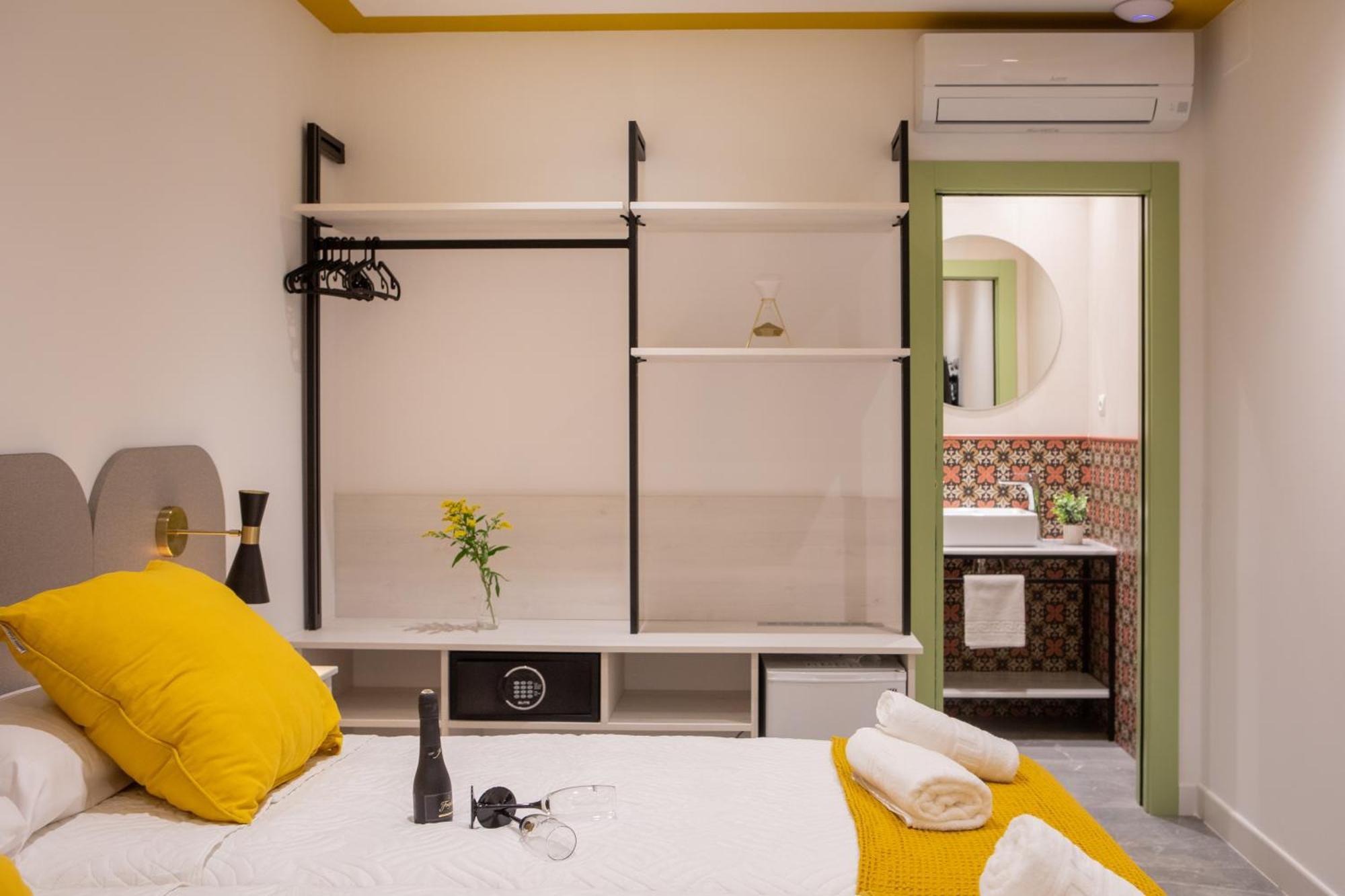 Boutique Rooms Playa Burriana Nerja Bagian luar foto