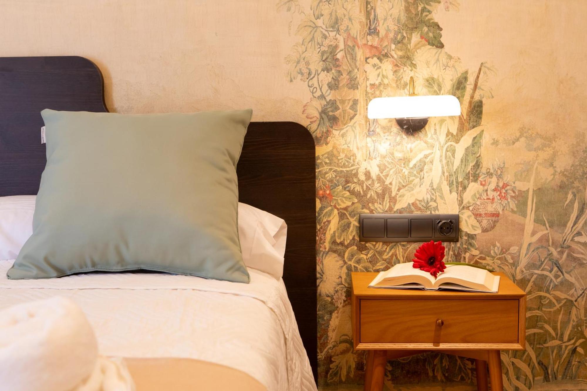 Boutique Rooms Playa Burriana Nerja Bagian luar foto