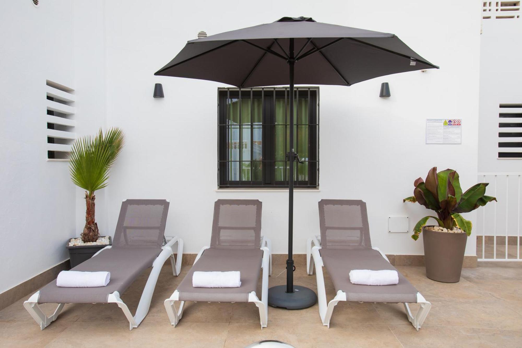 Boutique Rooms Playa Burriana Nerja Bagian luar foto