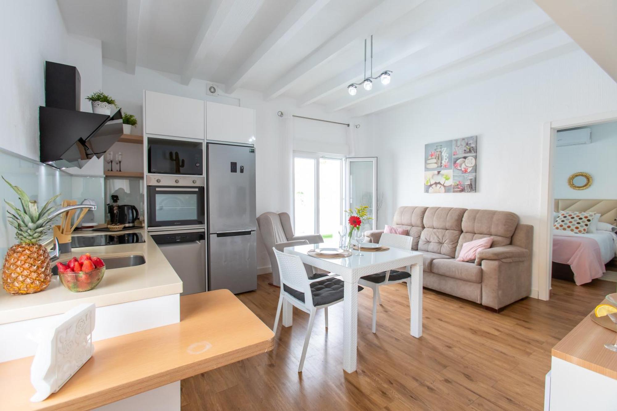 Boutique Rooms Playa Burriana Nerja Bagian luar foto