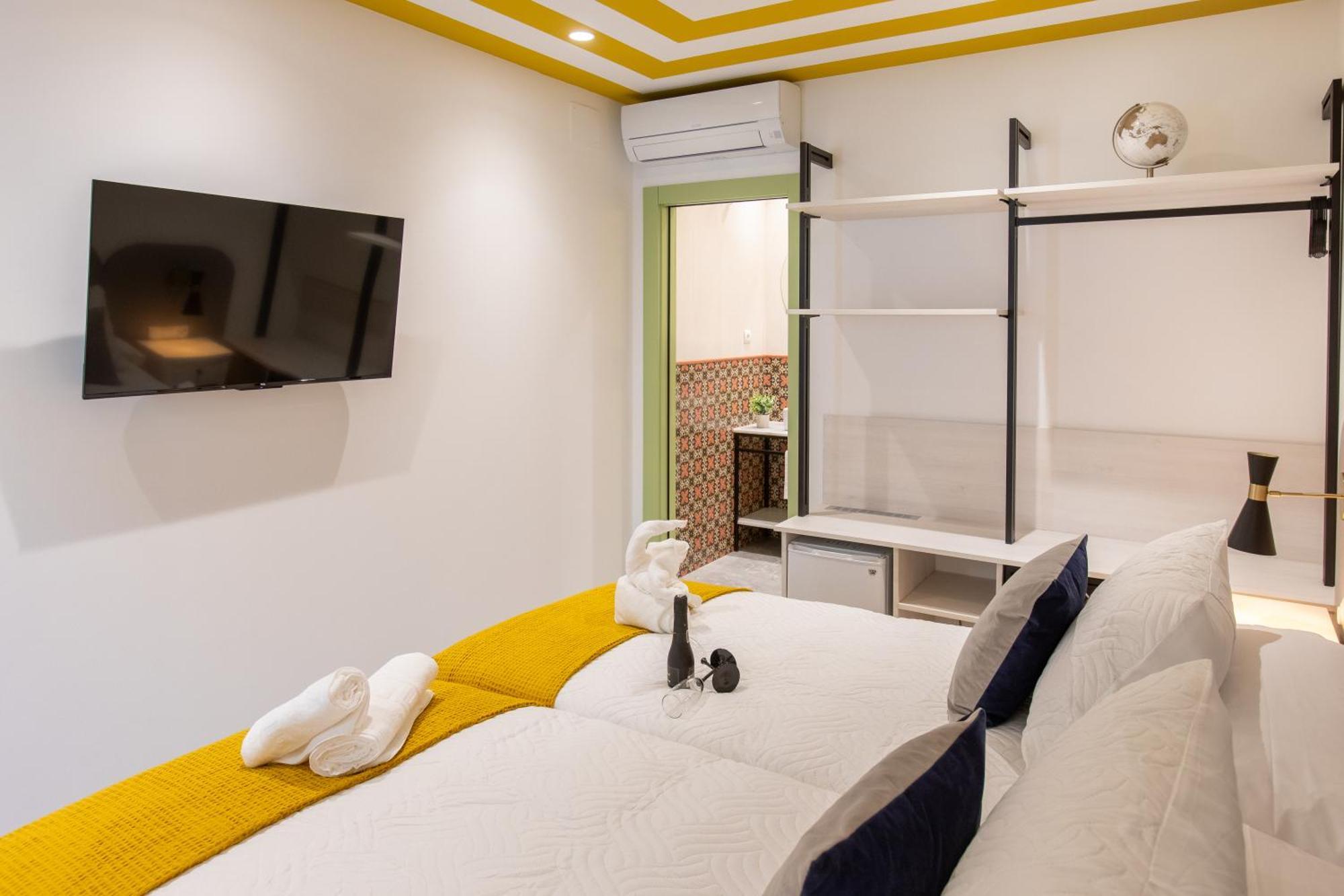 Boutique Rooms Playa Burriana Nerja Bagian luar foto