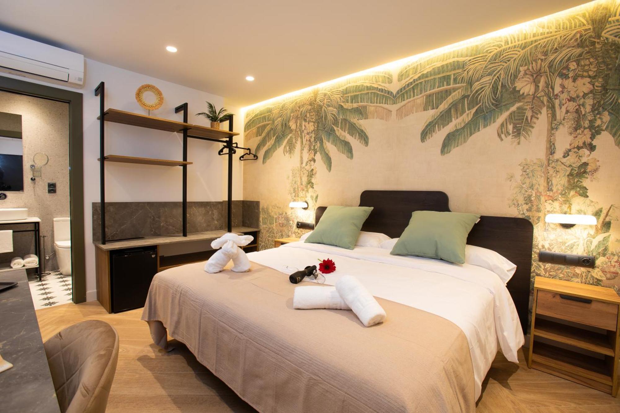 Boutique Rooms Playa Burriana Nerja Bagian luar foto