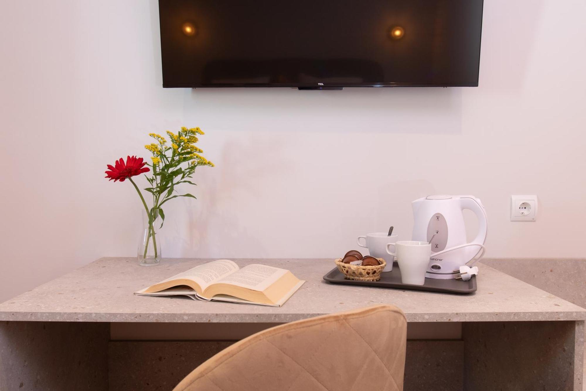 Boutique Rooms Playa Burriana Nerja Bagian luar foto