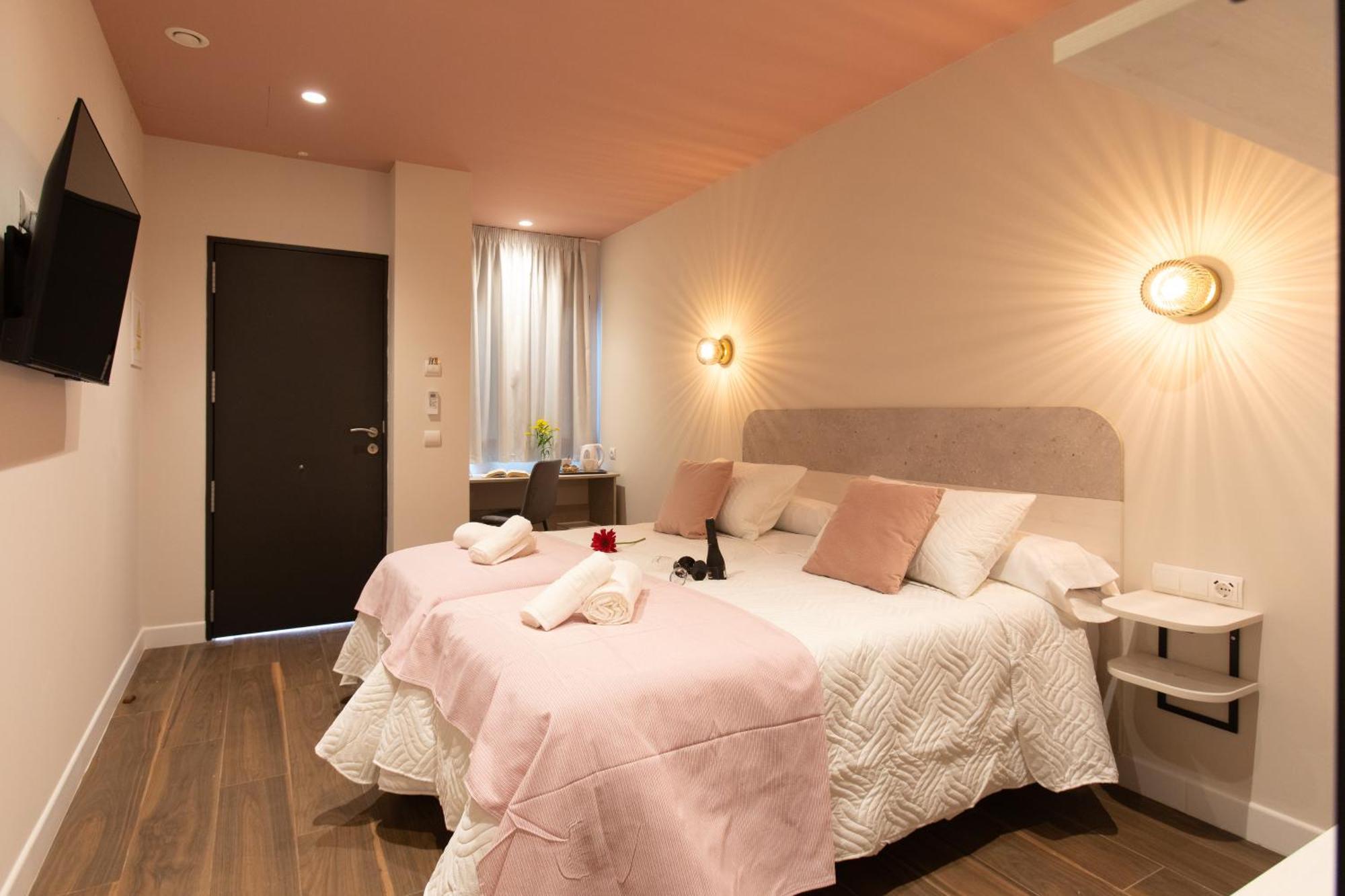 Boutique Rooms Playa Burriana Nerja Bagian luar foto
