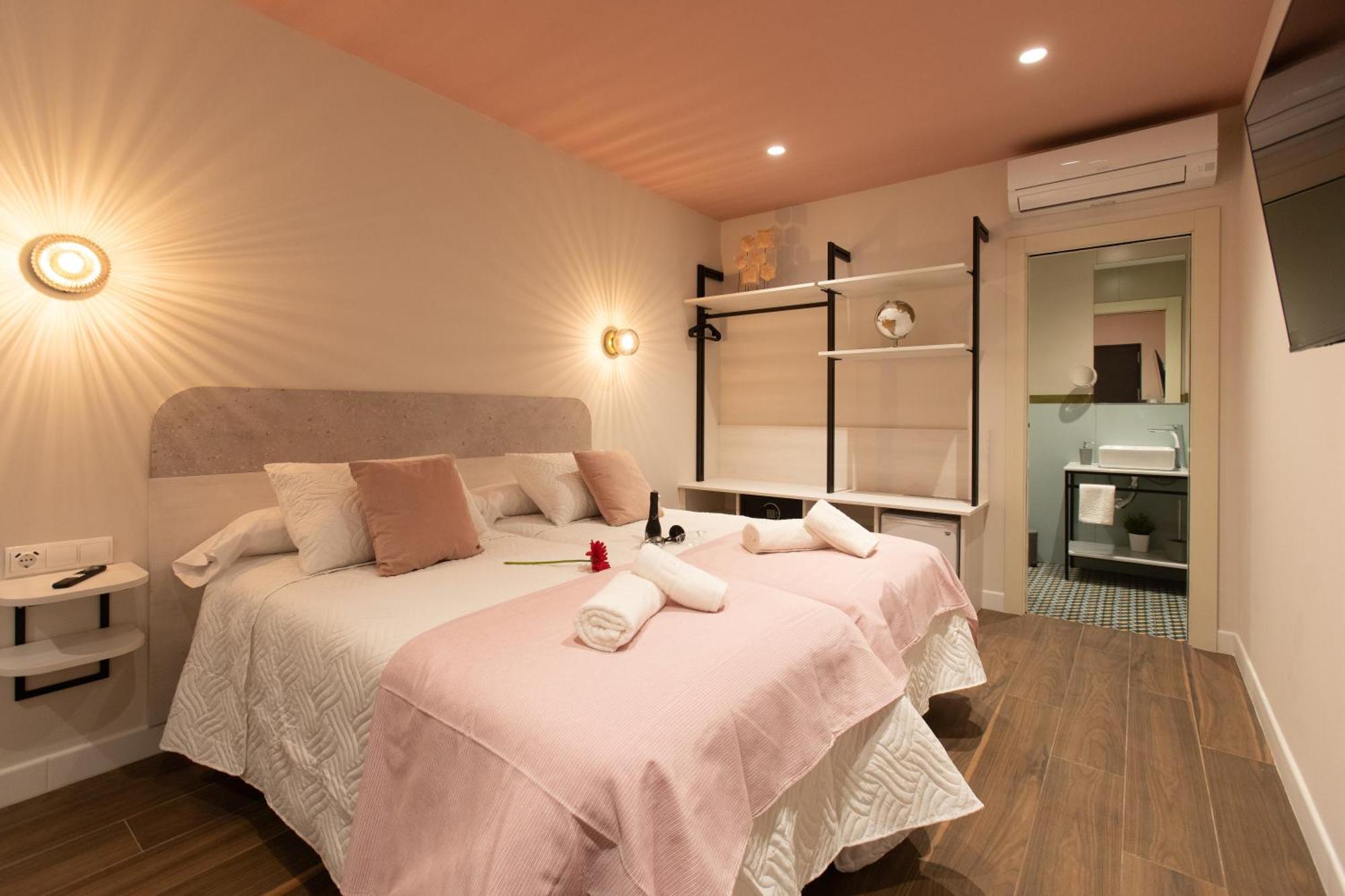 Boutique Rooms Playa Burriana Nerja Bagian luar foto